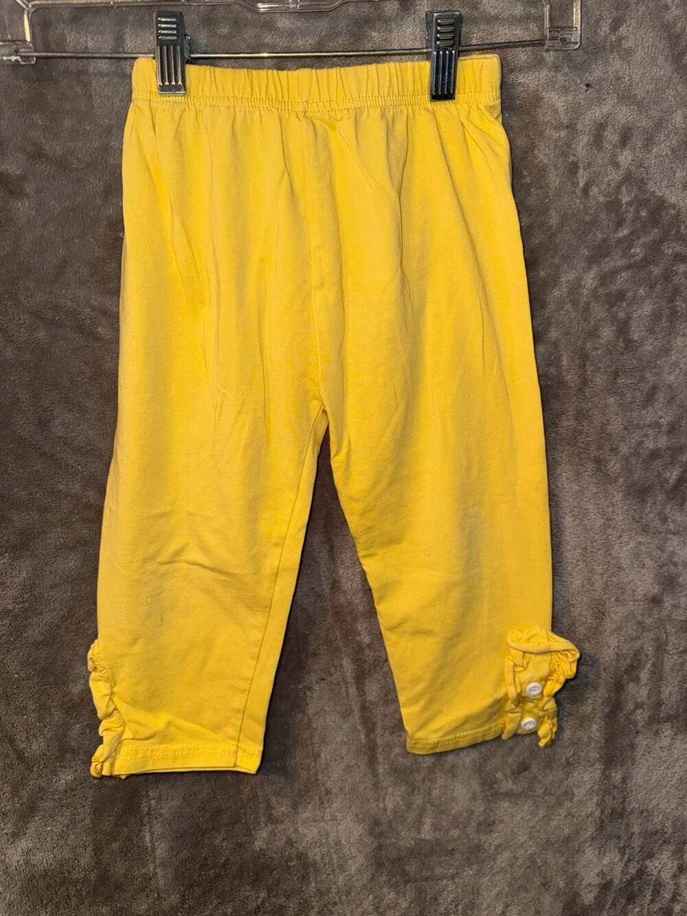 Girls Yellow Cotton Blend Ruffled Button-Detail Capri Pants